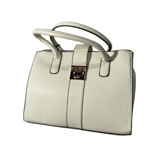 La Terre Fashion Vegan Handbag Color Cream With Crossbody Straps - Picture 1 of 12